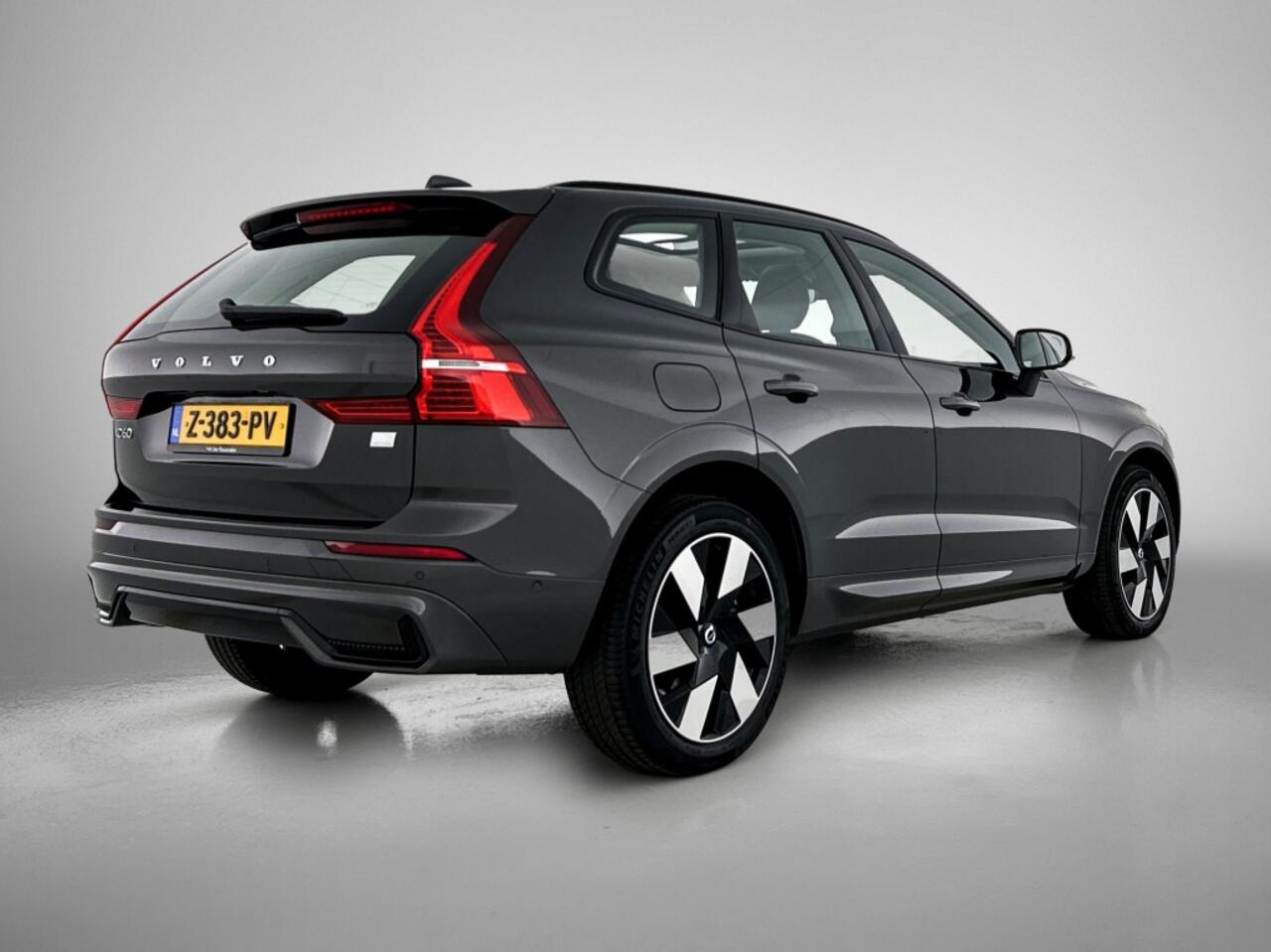 Volvo XC60 2.0 T6 AWD Ultra Dark | Trekhaak | Leder | Panorama dak |