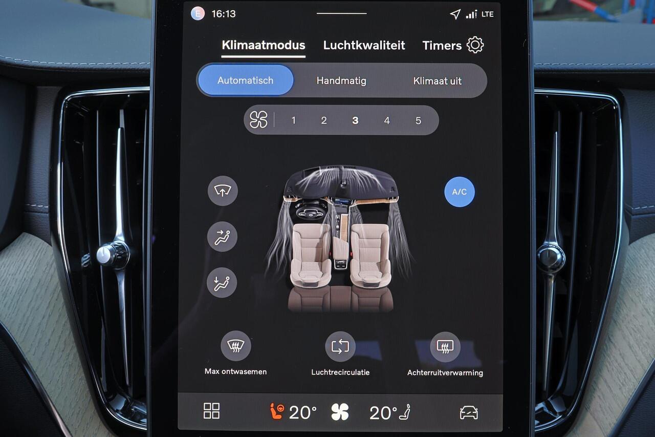 Volvo XC60 T8 Recharge AWD Ultra Dark - Panorama/schuifdak - IntelliSafe Assist & Surround - 360º Camera - Harman/Kardon audio - Adaptieve LED koplampen - Verwarmde voorstoelen, stuur & achterbank - Parkeersensoren voor & achter - Elektr. bedienb. voorstoelen met ge