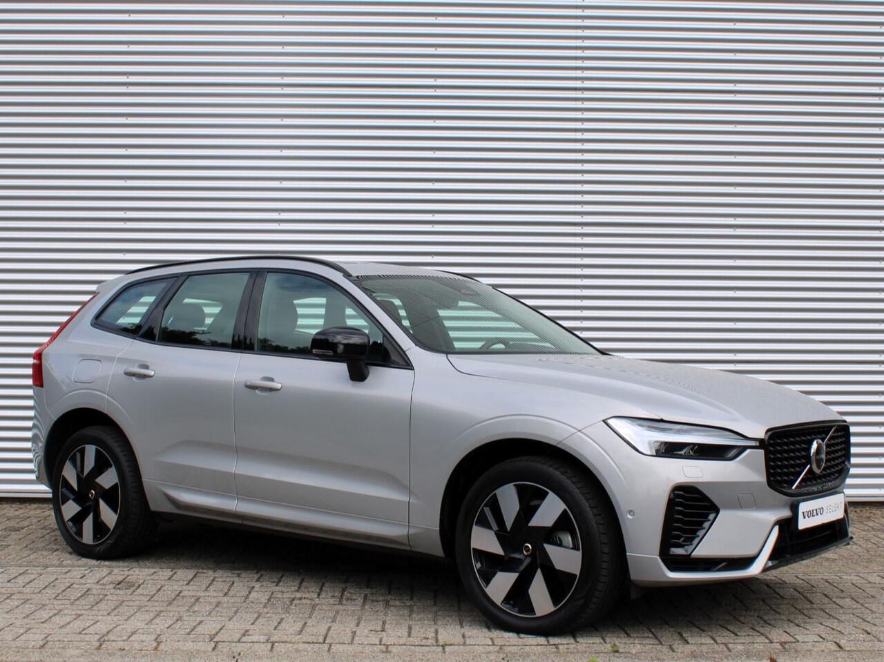 Volvo XC60 2.0 T6 Plug-in hybrid AWD Ultra Dark Automaat / Panoramadak / Trekhaak / 360* camera