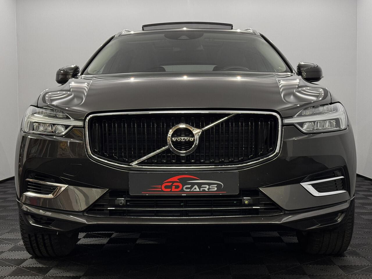 Volvo XC60 2.0 T8 Twin Engine AWD Momentum Pano, Parkeersensoren, Navi, Cruise control, Elektrische achterklep, Virtual desk
