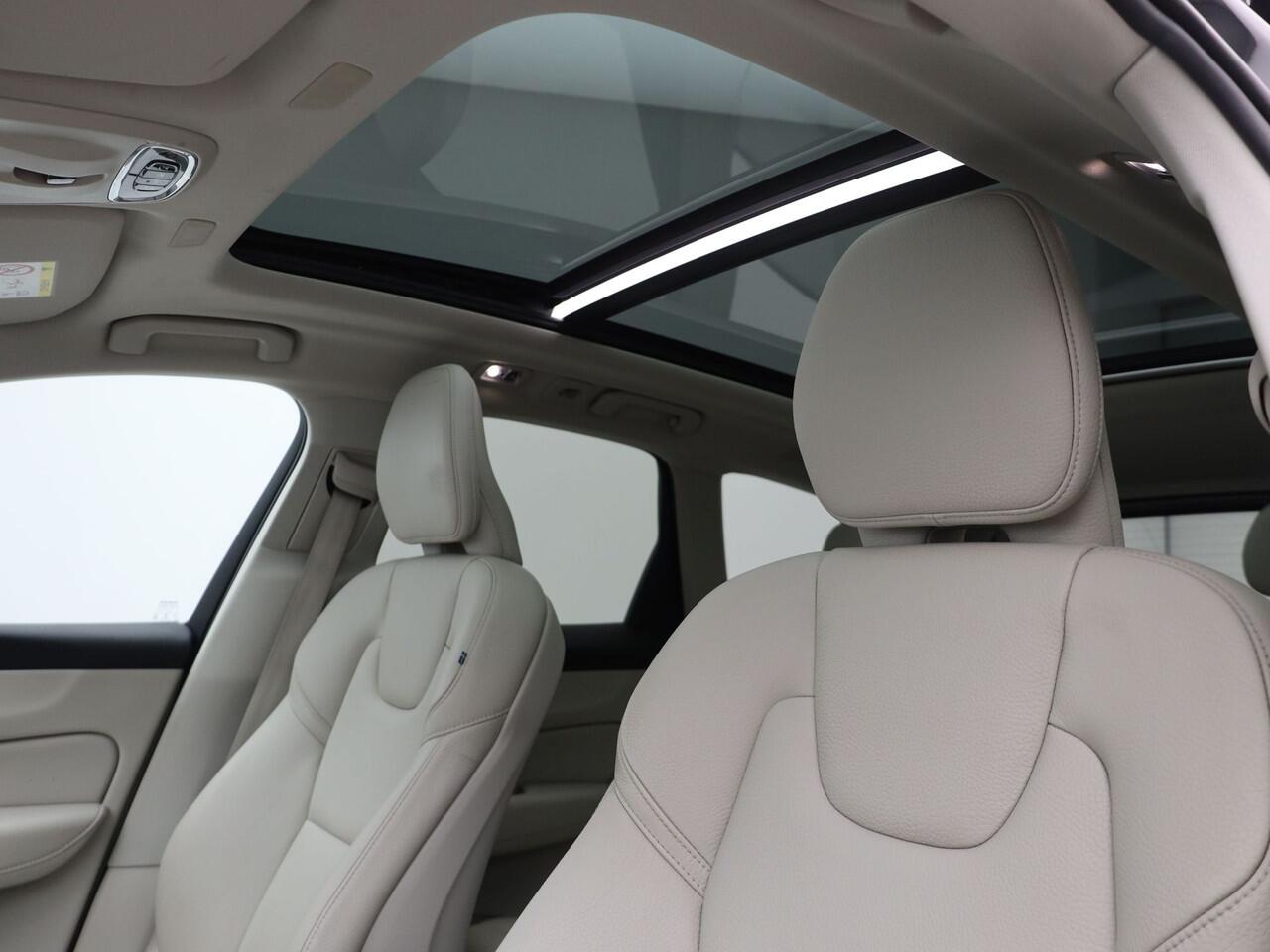 Volvo XC60 2.0 Recharge T6 AWD Business Pro | PANO | CAMERA | KEYLESS | TREKHAAK