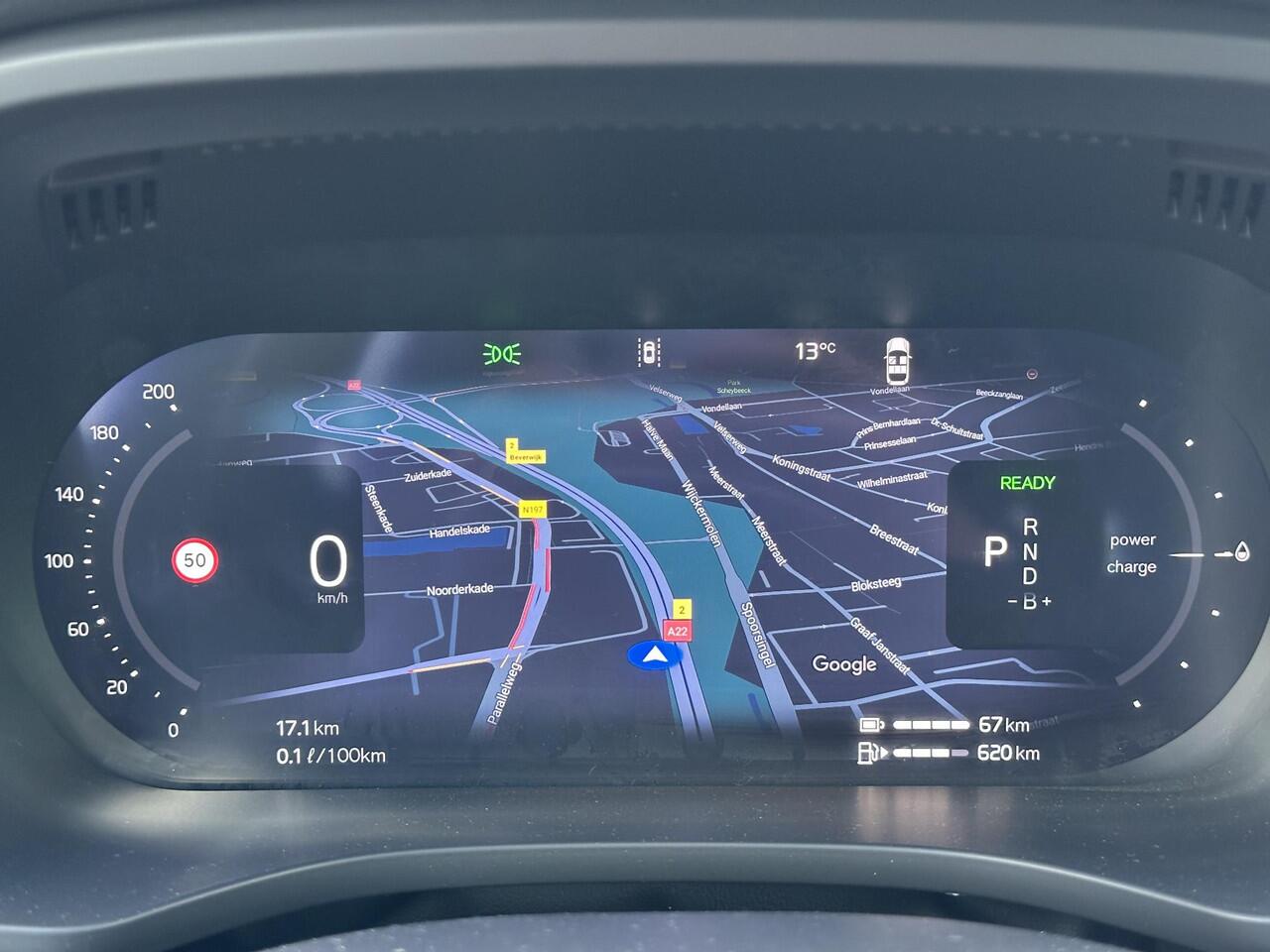 Volvo XC60 2.0 T6 Plug-in hybrid AWD Essential / Park assist achter + voor / Stuur + stoelen verwarmd / Adaptive cruise / Carplay /