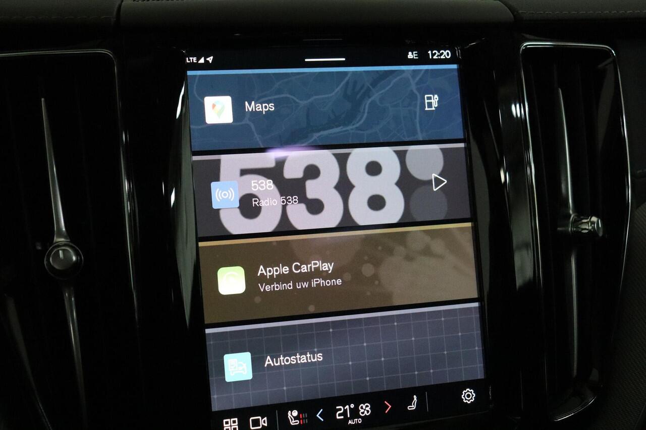 Volvo XC60 T8 Recharge AWD Ultimate Dark - Panorama/schuifdak - IntelliSafe Assist & Surround - 360º Camera - Verwarmde voorstoelen, stuur & achterbank - Parkeersensoren voor & achter - Elektr. bedienb. voorstoelen met geheugen - Draadloze tel. lader - Head up displ