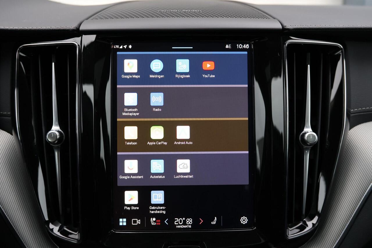 Volvo XC60 T6 Recharge AWD Ultra Dark - Panorama/schuifdak - IntelliSafe Assist & Surround - 360º Camera - Harman/Kardon audio - Adaptieve LED koplampen - Verwarmde voorstoelen, stuur & achterbank - Parkeersensoren voor & achter - Elektr. bedienb. voorstoelen met ge