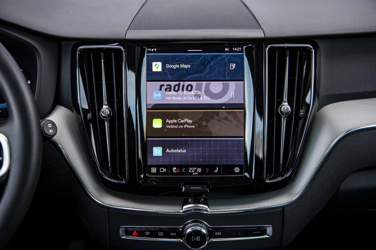 Volvo XC60 2.0 T6 Plug-in hybrid AWD Plus Dark | Adaptieve cruise control | 360° camera | Trekhaak | Stoel- en stuurverwarming | Dode hoek detectie BLIS | Panorama dak | All season banden | Google Auto |