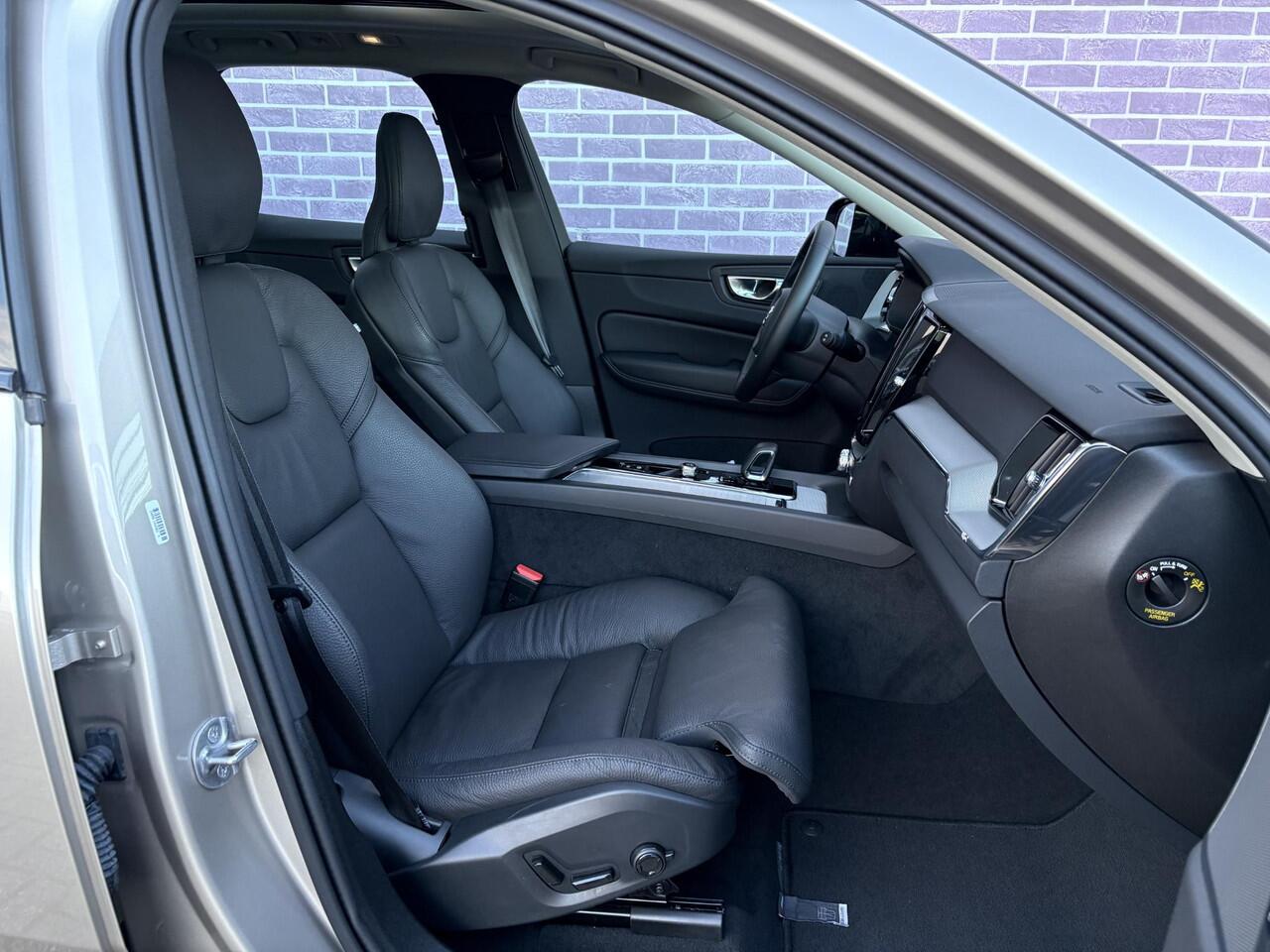 Volvo XC60 2.0 T6 Plug-in hybrid AWD Plus Dark 360 Camera | Trekhaak | Panorama dak | High Performance Audio | Memory stoelen | leder | stoel + stuur verwarming | draadloos telefoon lader | All Season banden |