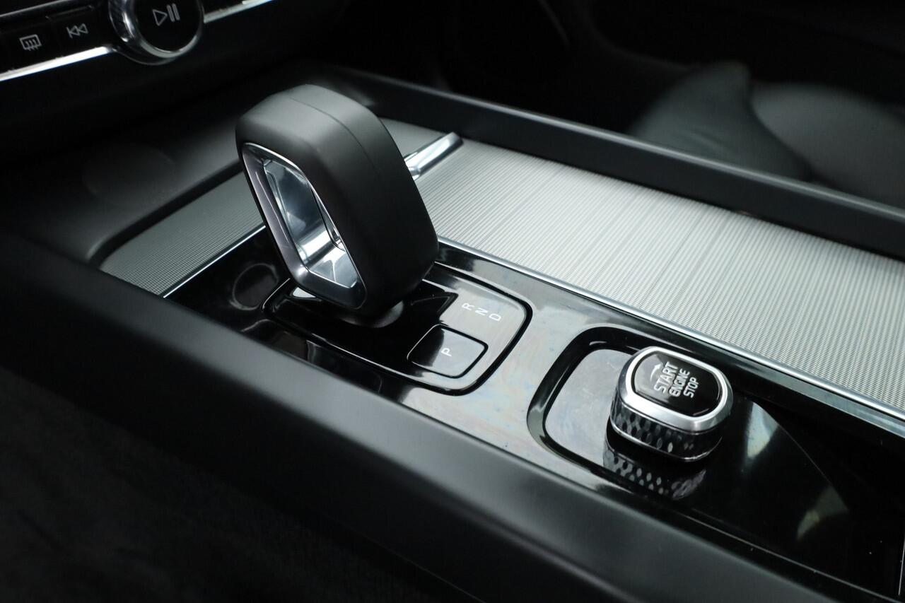 Volvo XC60 T6 Recharge Plus Bright | Pano | Memory seats | 360cam | Leder | 21'' | Harman Kardon