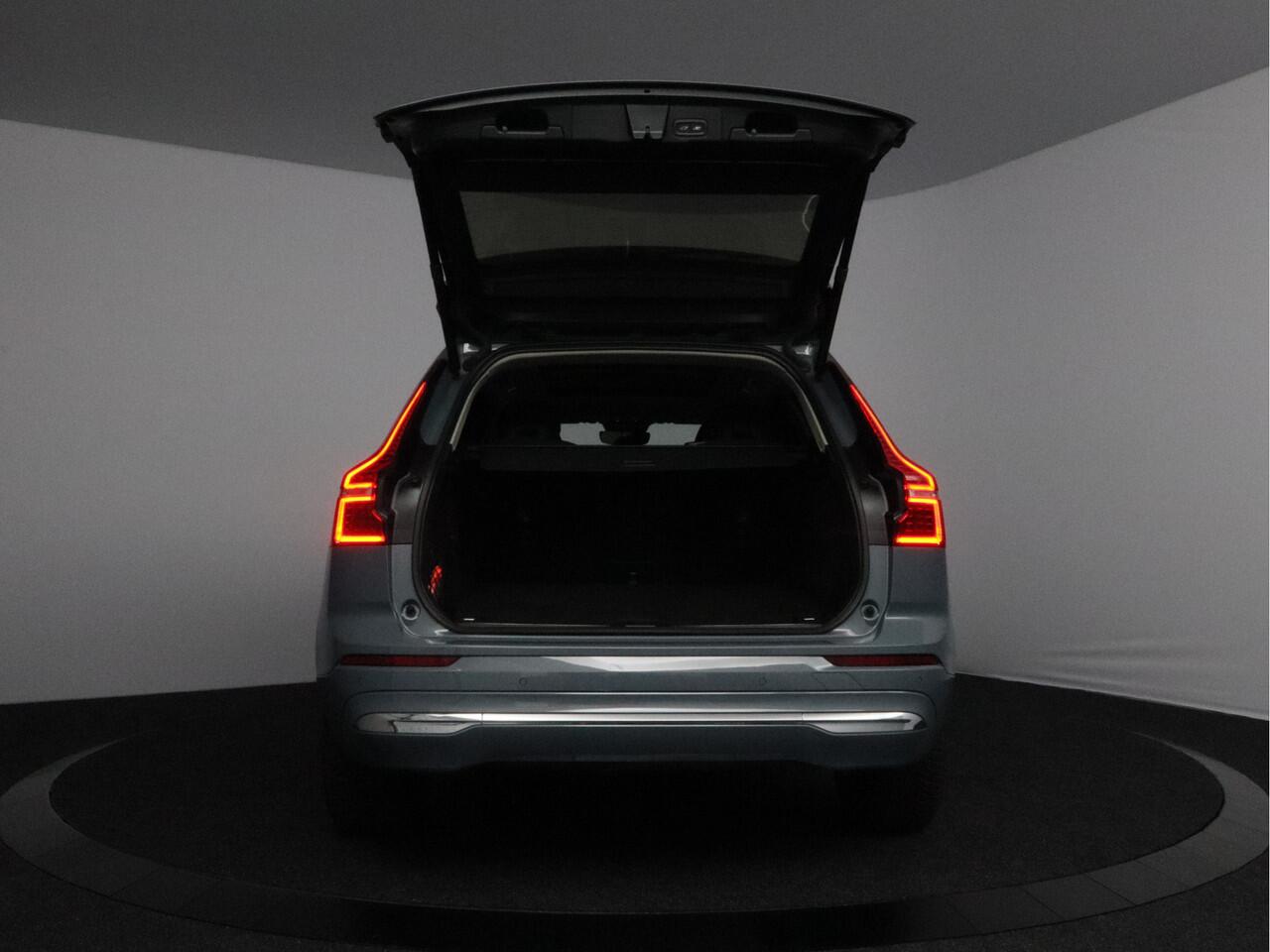 Volvo XC60 2.0 T6 Plug-in hybrid AWD Inscription Panoramadak | Elektrische kofferklep