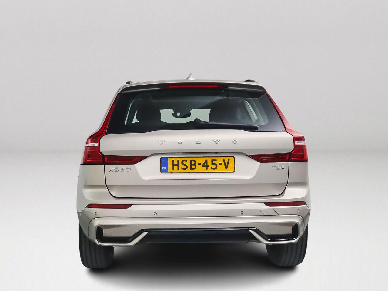 Volvo XC60 T6 Plug-in hybrid AWD Ultra Dark | Panoramadak | 360º camera | Head-up Display | Stoel- en Stuurverwarming | Harman Kardon | Trekhaak