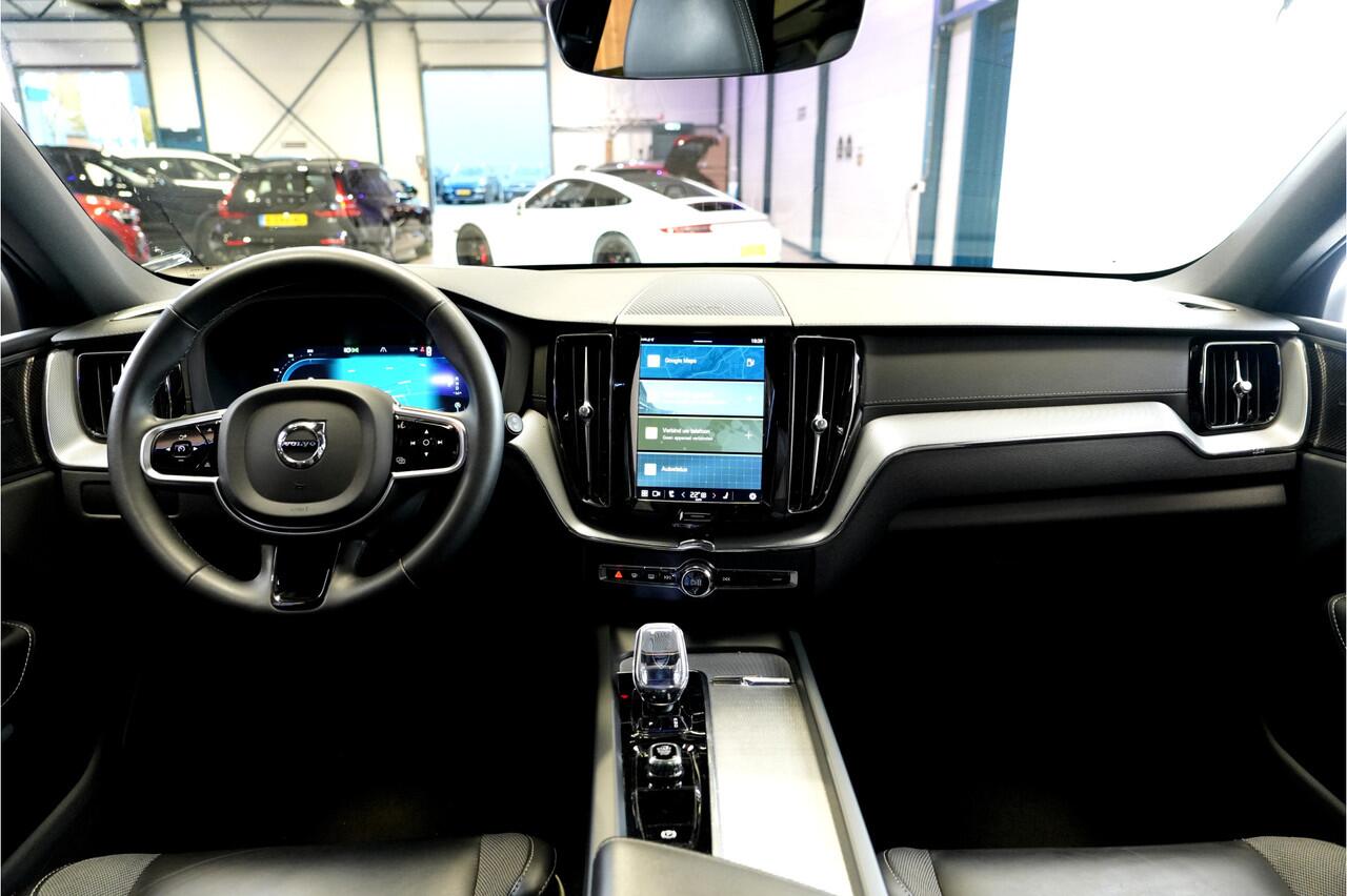 Volvo XC60 2.0 B5 MHEV 195kW/265pk Aut8 Ultimate Dark PANORAMADAK + HARMAN/KARDON + PILOT ASSIST + HEAD-UP DISPLAY + ADAPT.CRUISE + STANDKACHEL + STOELVERWARMING V&A + BLIS + LANE ASSIST + STUURVERWARMING + ON-CALL + EL.TREKHAAK + PARKSENSOREN + 21" LM-VELGEN!!