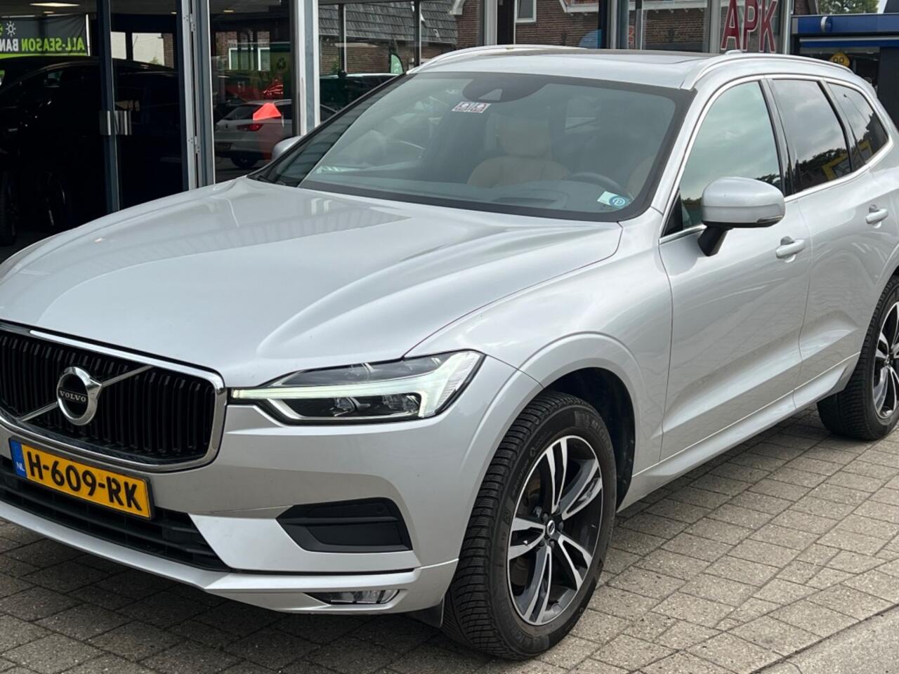 Volvo XC60 2.0 B5 AWD MOM. PRO
