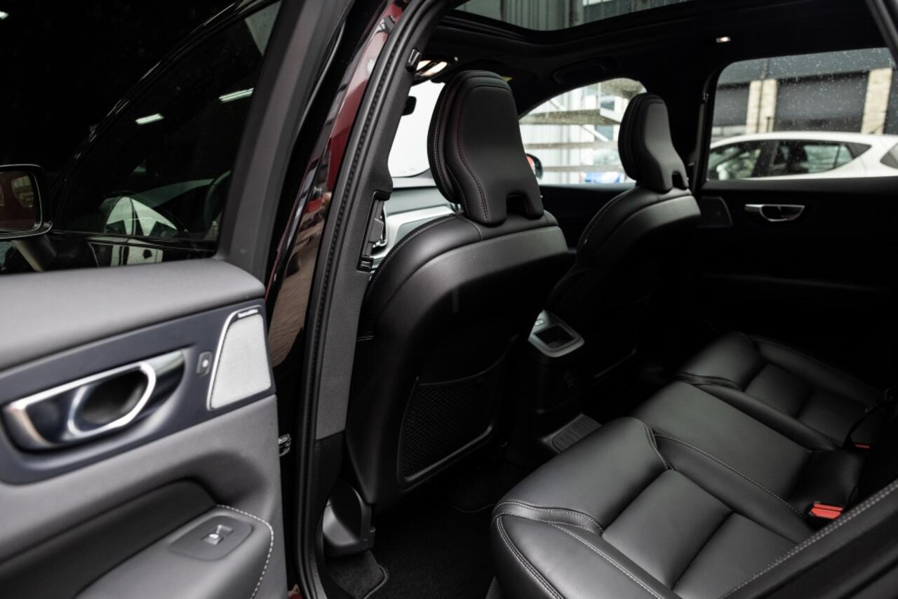 Volvo XC60 XC 60 T6 AWD Ultra Black | Massage | B&W | Pano | HuD |