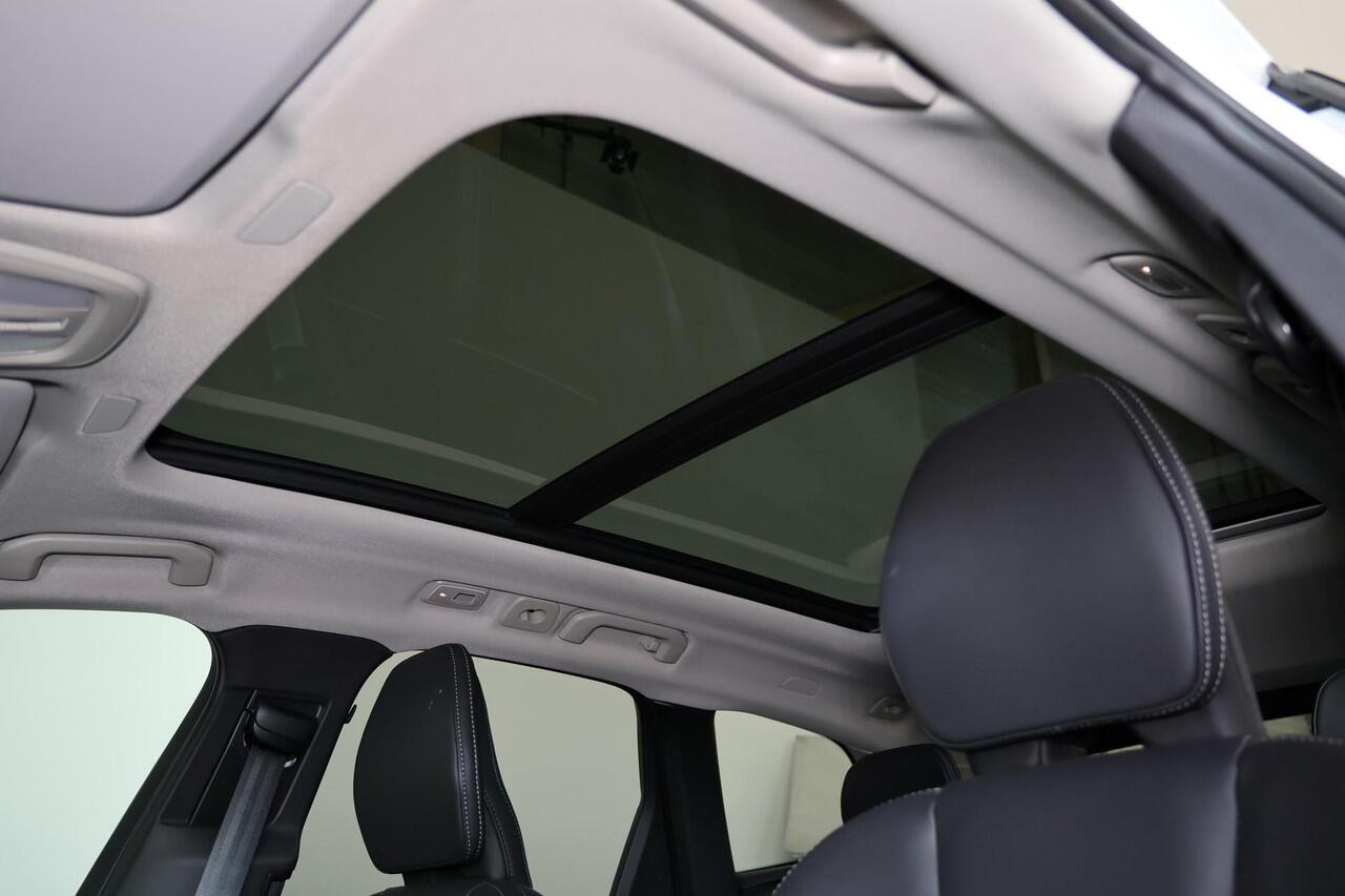 Volvo XC60 T8 Recharge AWD Plus Bright - Luchtvering - Panorama/schuifdak - IntelliSafe Assist & Surround - 360º Camera - Harman/Kardon audio - Adaptieve LED koplampen - Verwarmde voorstoelen, stuur & achterbank - Parkeersensoren voor & achter - Elektr. bedienb. voo