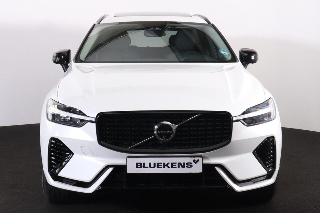 Volvo XC60 T8 Recharge AWD Plus Dark - Panorama/schuifdak - IntelliSafe Assist & Surround - 360º Camera - Harman/Kardon audio - Verwarmde voorstoelen, stuur & achterbank - Parkeersensoren voor & achter - Elektr. bedienb. voorstoelen met geheugen - Draadloze tel. lad