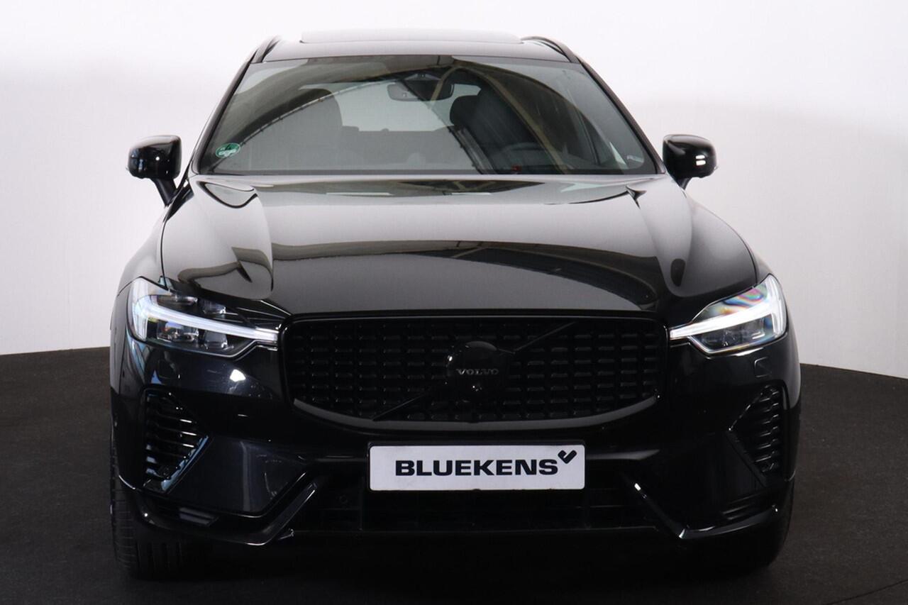 Volvo XC60 T8 Recharge AWD Ultimate Black Edition - Panorama/schuifdak - IntelliSafe Assist & Surround - 360º Camera - Adaptieve LED koplampen - Verwarmde voorstoelen, stuur & achterbank - Parkeersensoren voor & achter - Elektr. bedienb. voorstoelen met geheugen - H