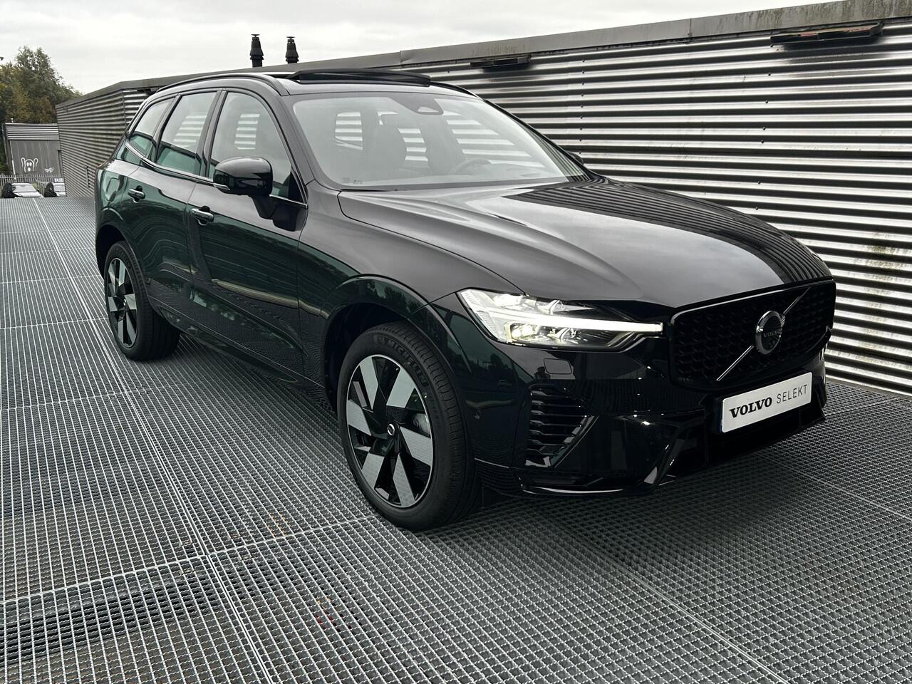 Volvo XC60 2.0 T6 Plug-in hybrid AWD Ultra Dark Panorama dak, 360Gr Parkeer Camera, Verwarmde stoelen+Stuur, Harman-Kardon Premium Sound, Electr. verstelbare voorstoelen, Trekhaak semi electrisch