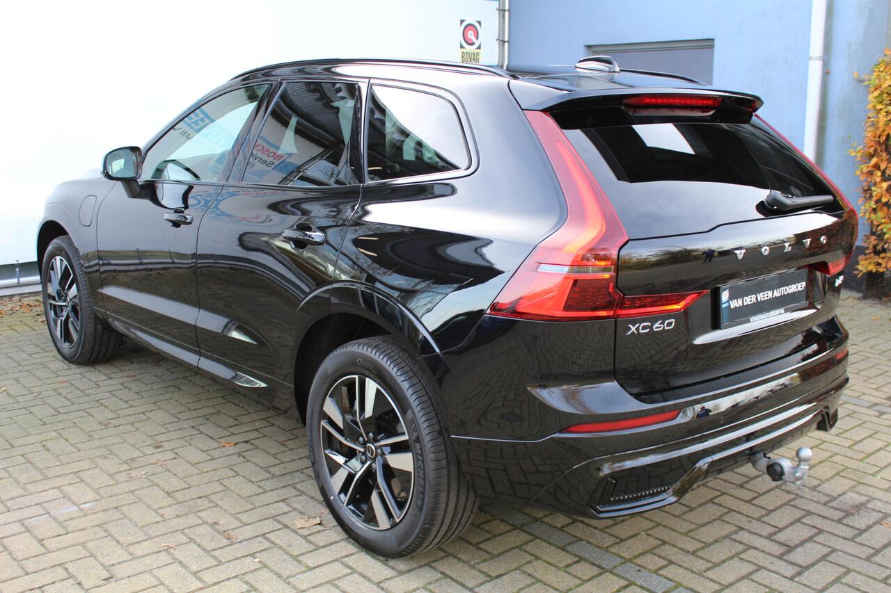 Volvo XC60 2.0 T6 Plug-in hybrid AWD Plus Dark | FACELIFT | Keyless entry/start | Achteruitrijcamera | Elektrische kofferbakklep | Memory stand stoelen | Adaptive cruise | Wegklapbare trekhaak | Apple CarPlay/Android Auto | Climate controle | Draadloze telefoonlader