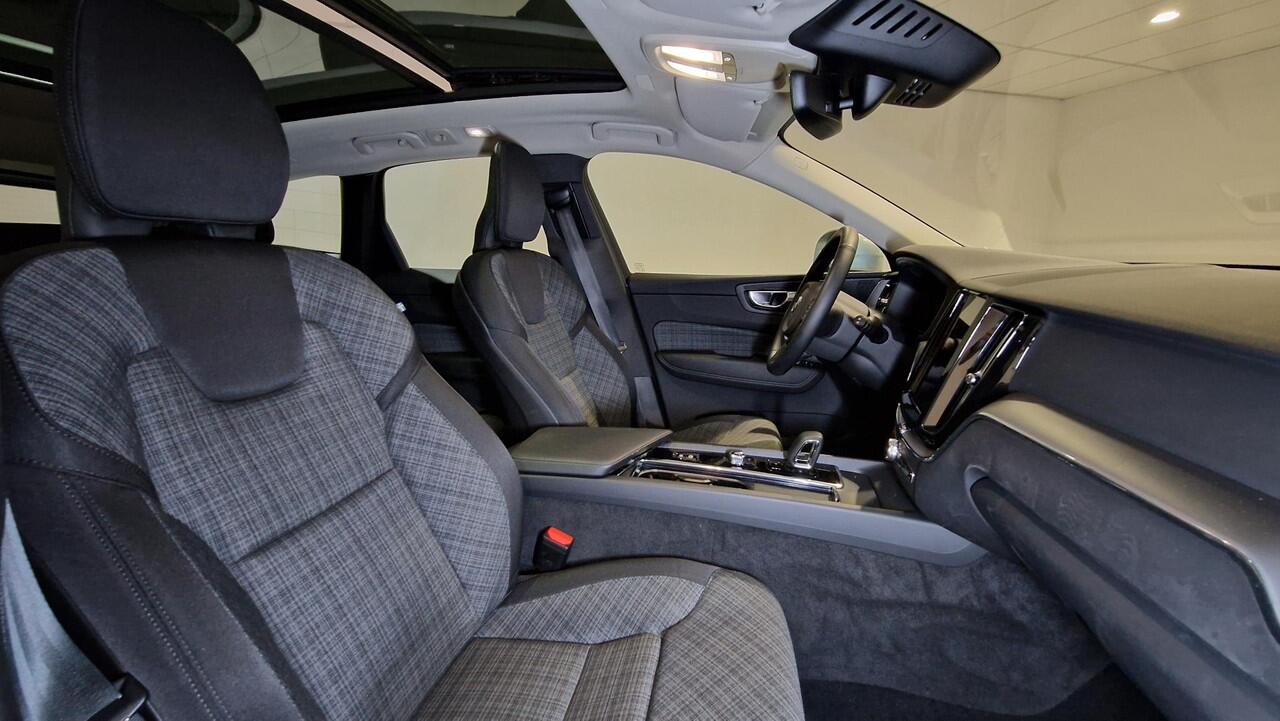 Volvo XC60 2.0 T6 Plug-in hybrid AWD Essential Edition Bright | Panoramadak |