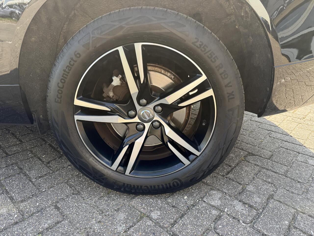 Volvo XC60 2.0 plug-in T6 AWD R-Design Trekhaak l CarPlay l Pano