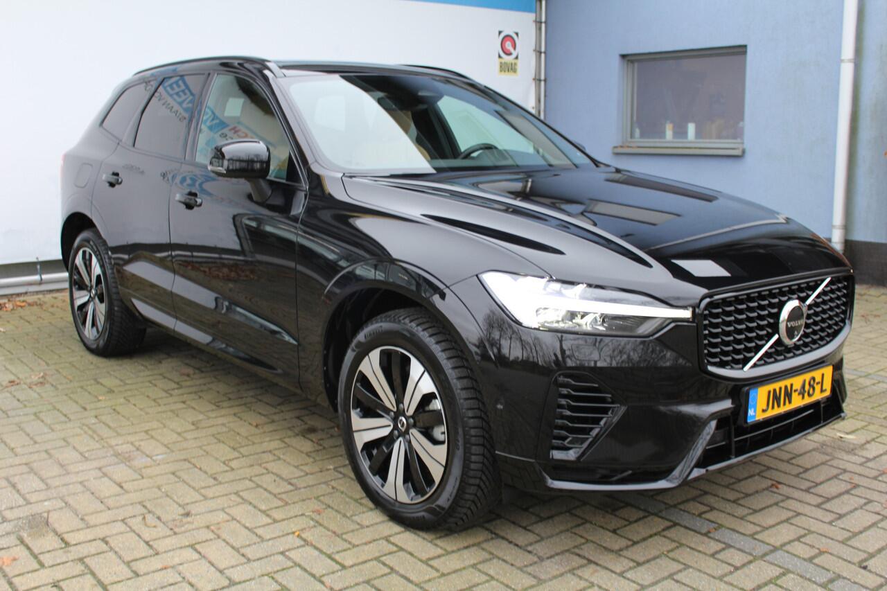 Volvo XC60 2.0 T6 Plug-in hybrid AWD Ultra Dark | Panorama dak | Elektrisch wegklapbare trekhaak | Stoel/stuur verwarming | Harman/Kardon Audiosysteem | Stoelventilatie | 360* Camera | Elektrisch verstelbare stoelen met memory | Achterbank Adaptive cruise | Climate 