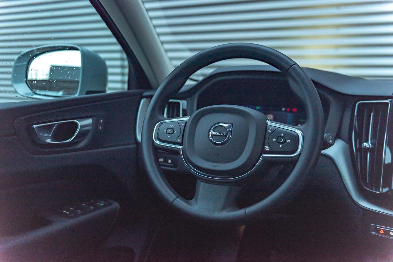 Volvo XC60 T6 Aut. LongRange Core Bright Leder Panoramadak 350pk