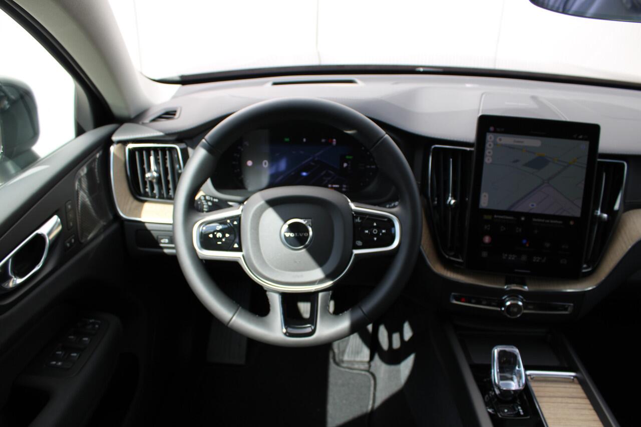 Volvo XC60 T6 Plug-in AWD Ultra Dark | Luchtvering | Head up display | 21" Velgen