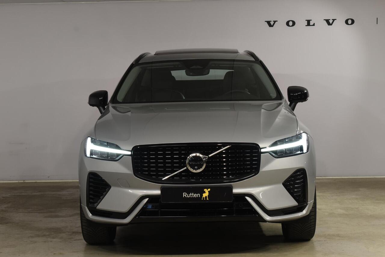 Volvo XC60 T6 350PK Automaat Plug-in Hybrid AWD Plus Dark / Navigatie / 360 Camera / Adaptieve Cruise Control / Stuur & Stoelverwarming / Elektr. Achterklep / Schuifdak / LM Velgen / Trekhaak