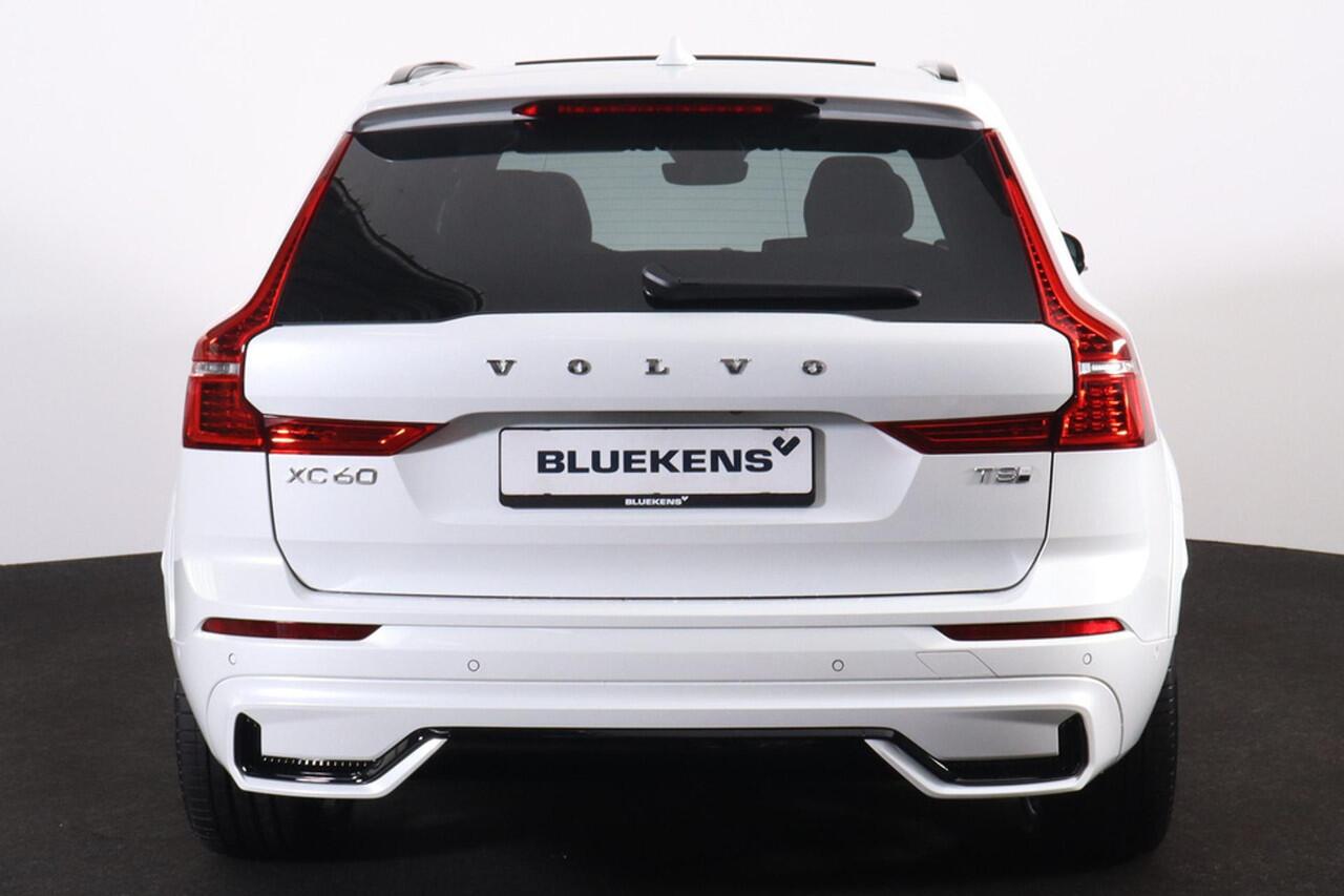 Volvo XC60 T8 Recharge AWD Ultra Dark - Luchtvering - B&W Audio - Panorama/schuifdak - IntelliSafe Assist & Surround - 360º Camera - Adaptieve LED koplampen - Verwarmde voorstoelen, stuur & achterbank - Parkeersensoren voor & achter - Elektr. bedienb. voorstoelen me