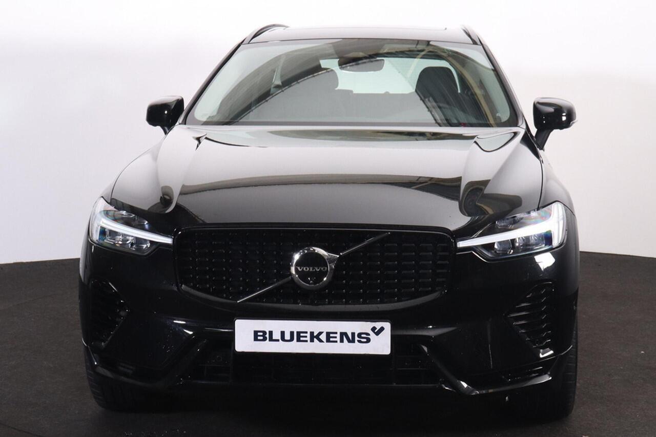 Volvo XC60 T6 Recharge AWD Ultra Dark - Panorama/schuifdak - IntelliSafe Assist & Surround - 360º Camera - Harman/Kardon audio - Adaptieve LED koplampen - Verwarmde voorstoelen, stuur & achterbank - Parkeersensoren voor & achter - Elektr. bedienb. voorstoelen met ge