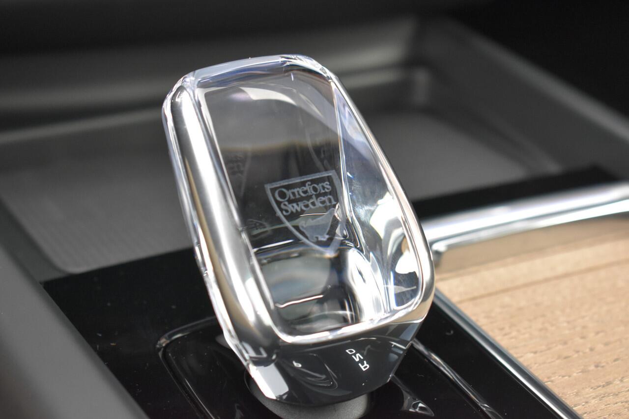 Volvo XC60 T6 350PK Plug-in hybrid AWD Ultra Dark Executive Edition |