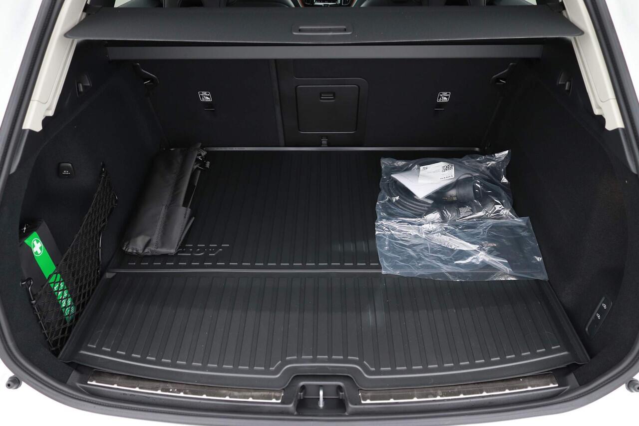 Volvo XC60 2.0 RECHARGE T8 455PK AWD ULTRA DARK AUT8 | Luchtvering | Massage | Nappa Leer met stoelkoeling