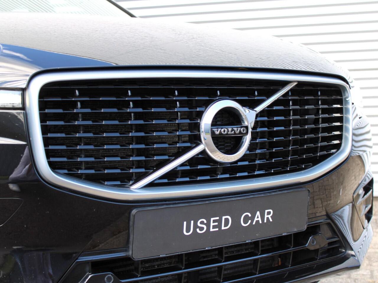 Volvo XC60 2.0 T5 R-Design Automaat / Leder-Alcantara bekleding / 19" velgen