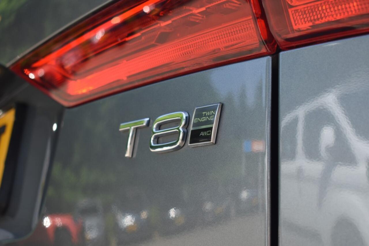 Volvo XC60 2.0 T8 TE AWD / EL. A-KLEP / P.DAK / ADAP. CRUISE