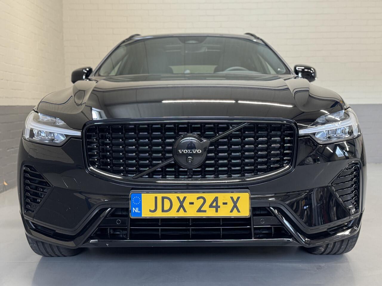 Volvo XC60 2.0 T8 Plug-in hybrid AWD Ultra Black Edition | Luchtvering | Bowers & Wilkins | Head Up | Trekhaak