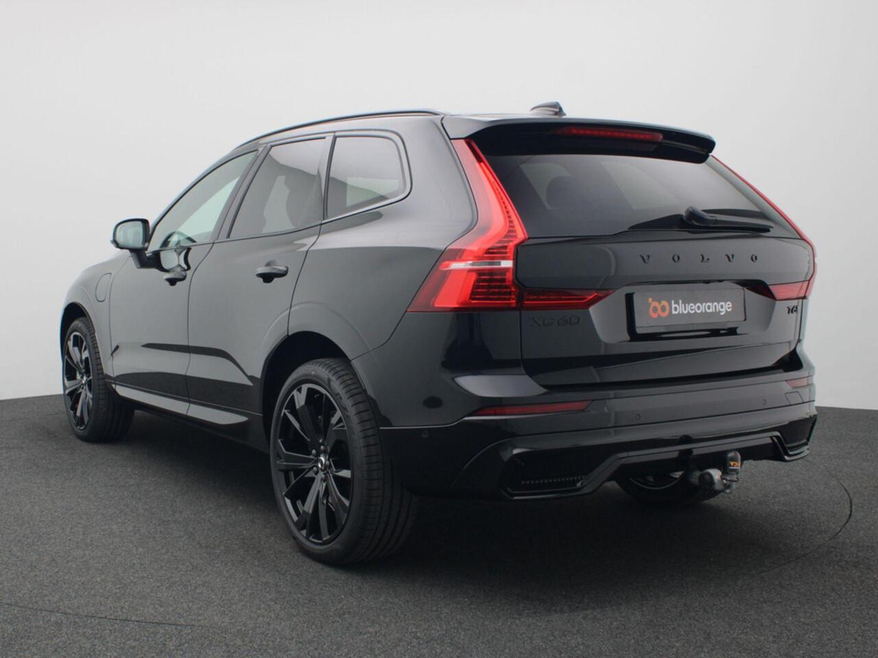 Volvo XC60 2.0 T6 Plug-in hybrid AWD Plus Black Edition 350PK Panoramadak,