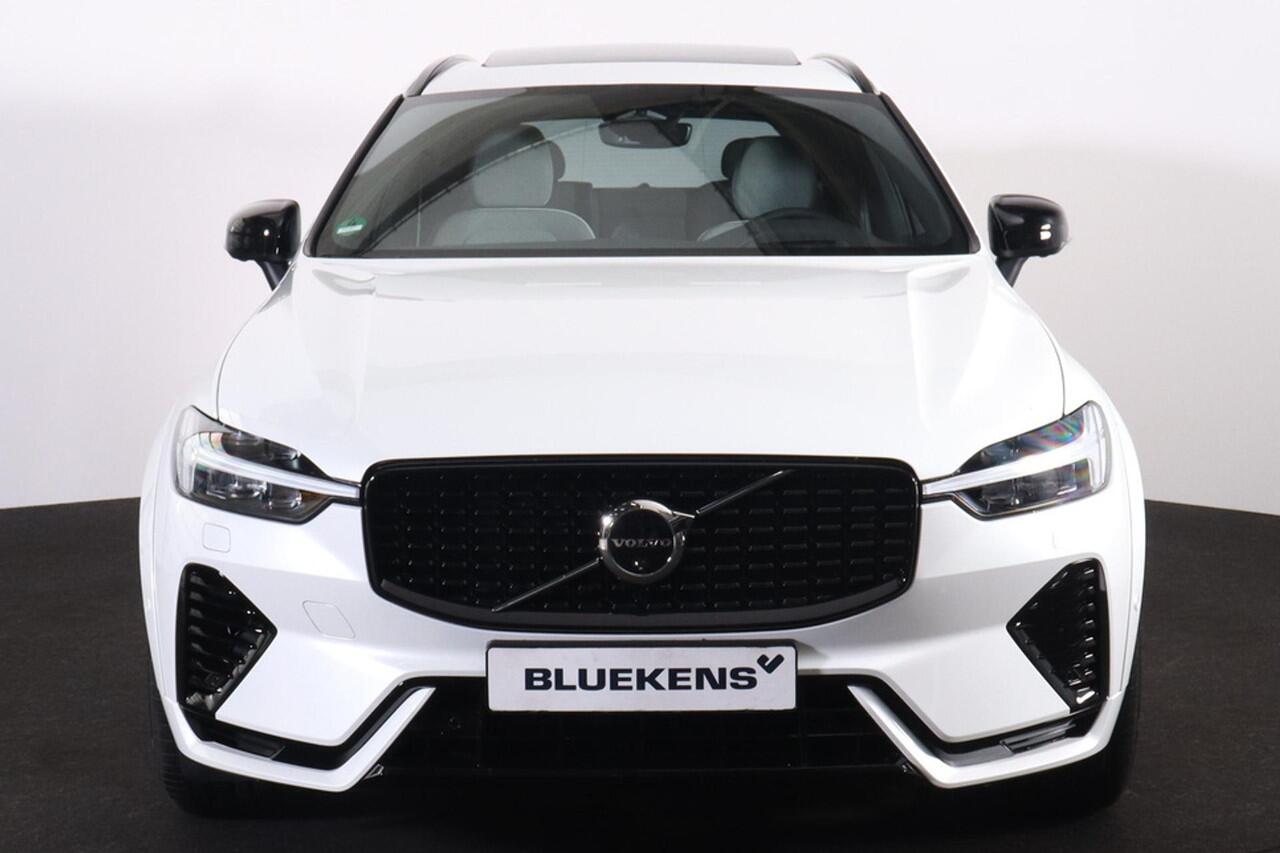 Volvo XC60 T8 Recharge AWD Ultra Dark - Luchtvering - B&W Audio - Panorama/schuifdak - IntelliSafe Assist & Surround - 360º Camera - Adaptieve LED koplampen - Verwarmde voorstoelen, stuur & achterbank - Parkeersensoren voor & achter - Elektr. bedienb. voorstoelen me