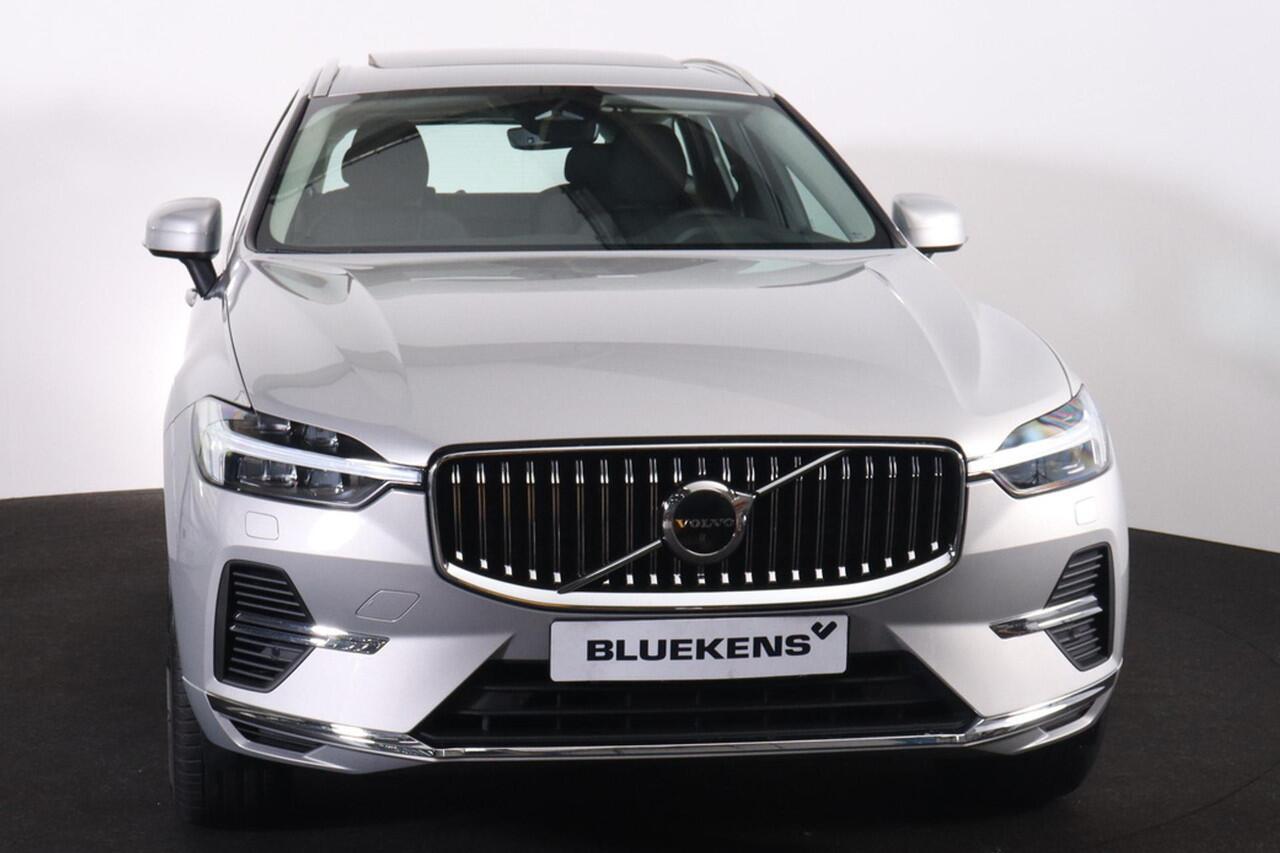 Volvo XC60 T6 Recharge AWD Core Bright - Panorama/schuifdak - IntelliSafe Assist & Surround - Parkeercamera achter - Verwarmde voorstoelen, stuur & achterbank - Parkeersensoren voor & achter - Draadloze tel. lader - 18' LMV