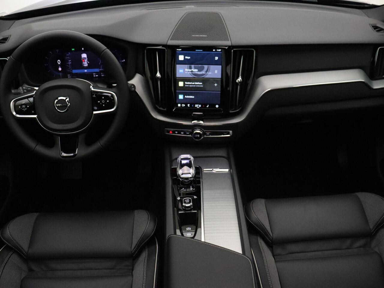 Volvo XC60 T6 350pk Plug-in hybrid AWD Plus Dark / Harman en Kardon audio / Contourstoelen / Panorama dak / Camera voor en achter / Elektrisch verstelbare stoelen /