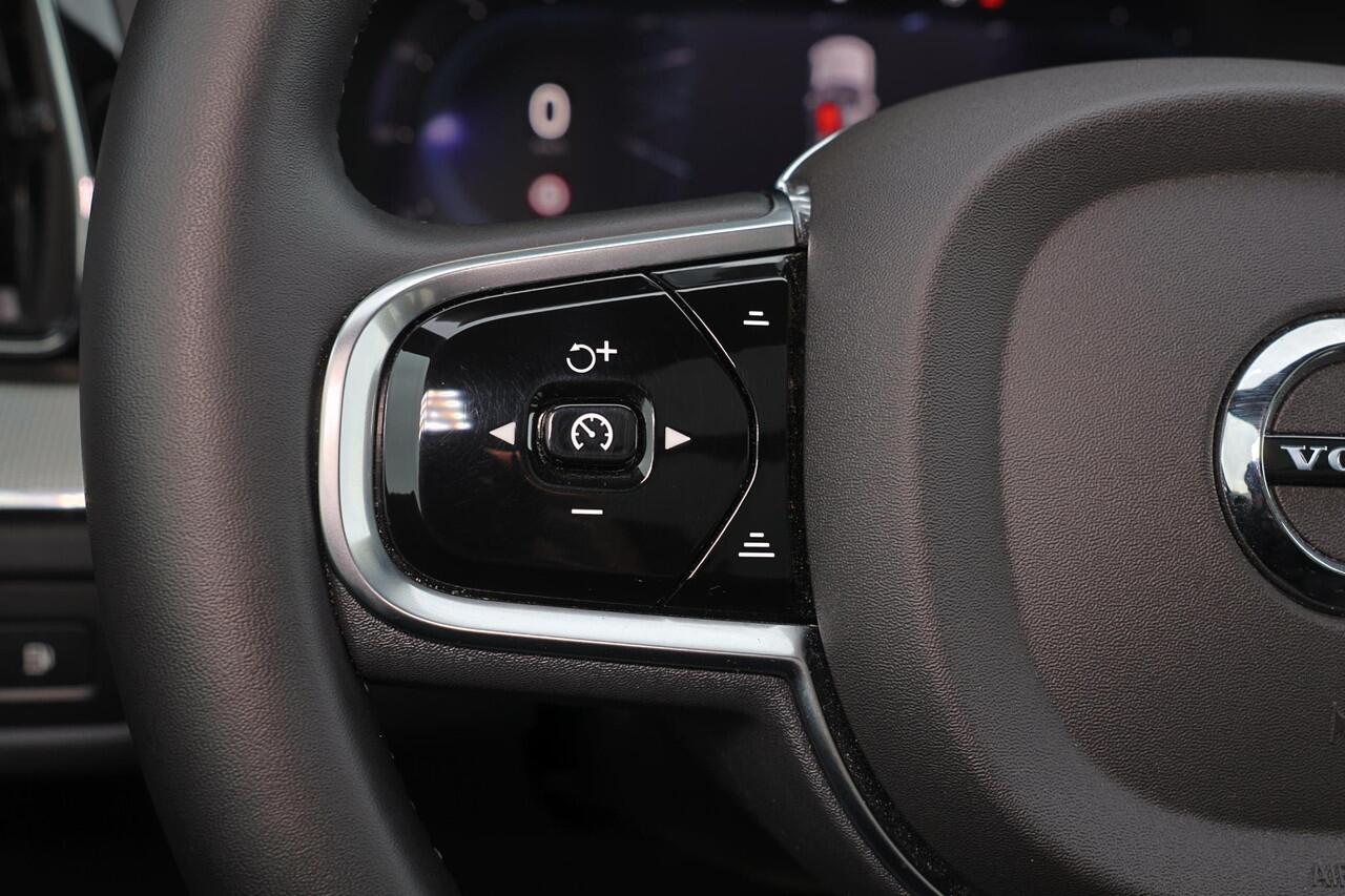 Volvo XC60 T6 Recharge AWD Ultra Black Edition - Luchtvering - Nappaleder - Stoelventilatie - Massagefunctie - IntelliSafe Assist & Surround - 360º Camera - Bowers & Wilkins audio - Adaptieve LED koplampen - Nappa leder - Verwarmde voorstoelen, stuur & achterbank - 