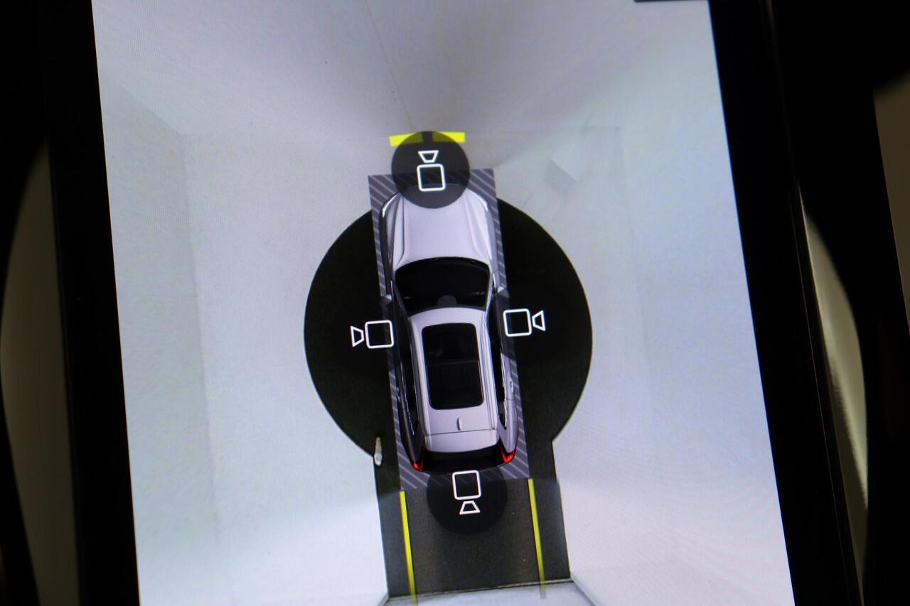 Volvo XC60 T6 RECHARGE AWD ULTIMATE DARK -PANO.DAK|PRIVACY.GLAS|360°CAM|TREKHAAK|HARMAN/KARDON