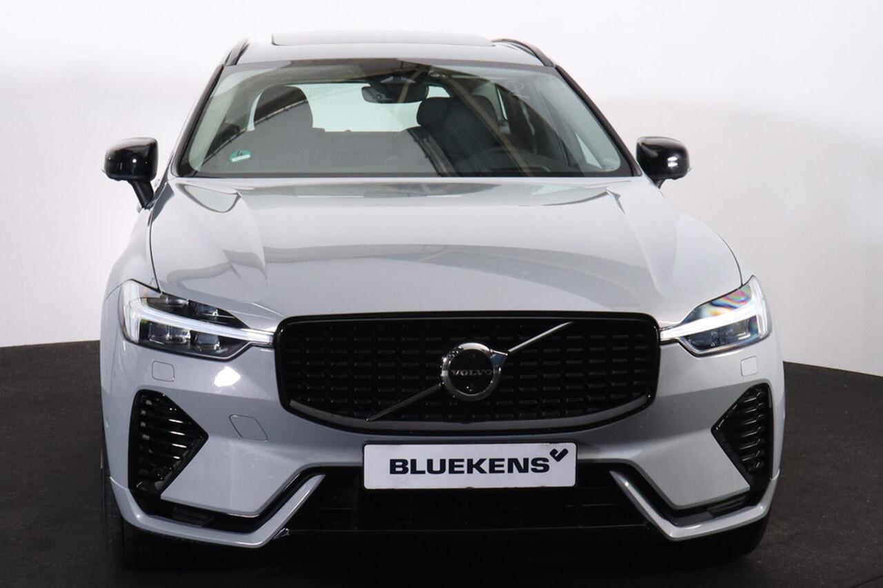 Volvo XC60 T6 Recharge AWD Ultra Dark - Luchtvering - Panorama/schuifdak - IntelliSafe Assist & Surround - 360º Camera - Adaptieve LED koplampen - Verwarmde voorstoelen, stuur & achterbank - Parkeersensoren voor & achter - Elektr. bedienb. voorstoelen met geheugen -