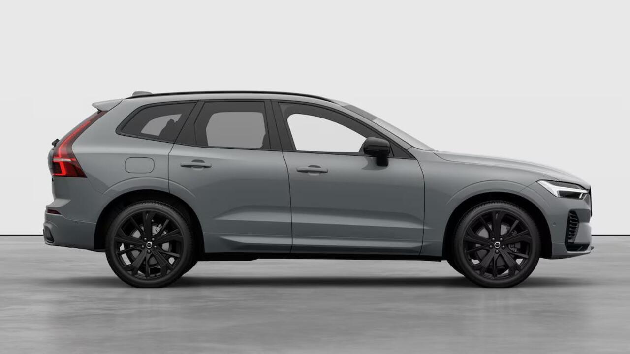 Volvo XC60 2.0 T6 Plug-in hybrid AWD Plus Black Edition | Verwacht Nov. 2025 | Luchtvering | 360º Camera | Schuif/Kantel-Panoramadak | Head-Up Display | 21" Lichtmetalen Wielen | Donkergetint Glas |