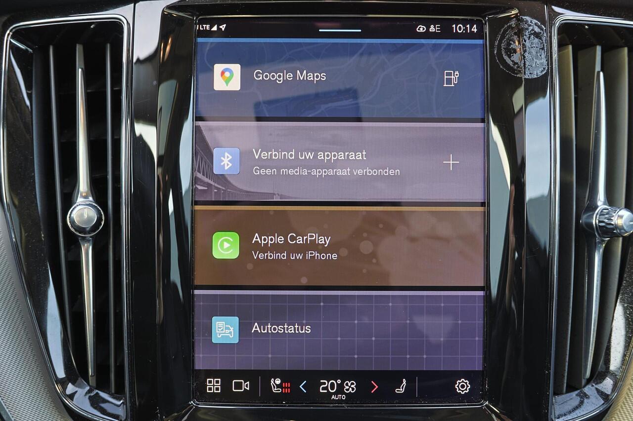 Volvo XC60 T6 Recharge AWD Plus Dark - Panorama/schuifdak - IntelliSafe Assist & Surround - 360º Camera - Verwarmde voorstoelen, stuur & achterbank - Parkeersensoren voor & achter - Elektr. bedienb. voorstoelen met geheugen - Draadloze tel. lader - Elektr. inklapbar