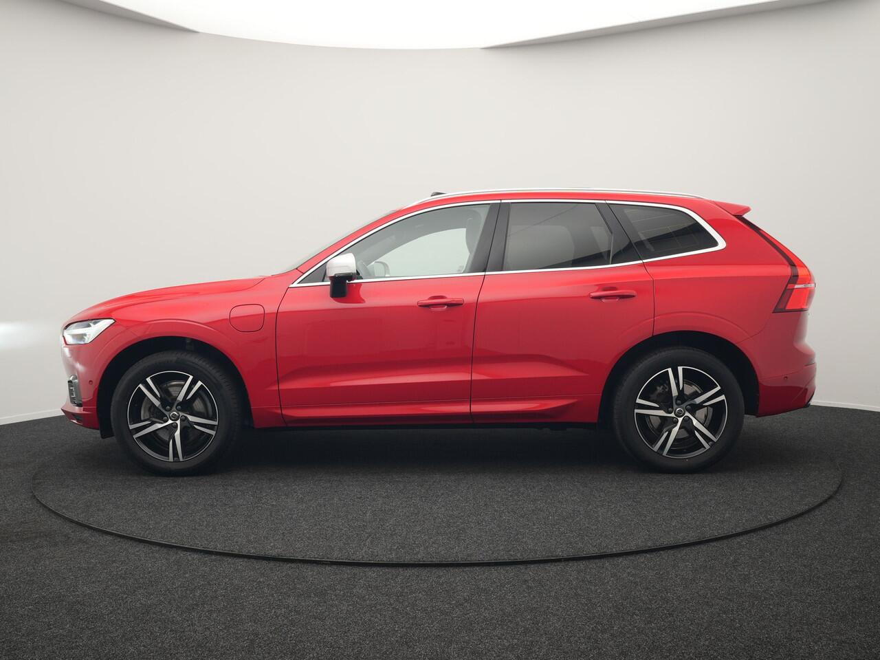 Volvo XC60 T8 Twin Engine AWD R-Design Plug in Hybrid 391pk PHEV | Trekhaak af Fabriek | Panodak | Pilot Assist | Adaptive Cruise | 360 Camera | Carplay | Keyless |