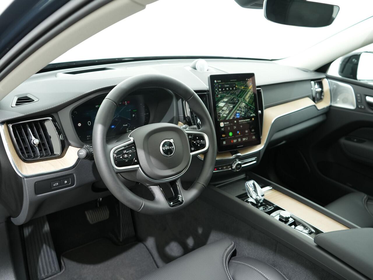 Volvo XC60 2.0 T8 RECHARGE 455PK AWD ULTRA DARK EAT8 | Bower & Wilkens | Luchtvering | Nappa Leder