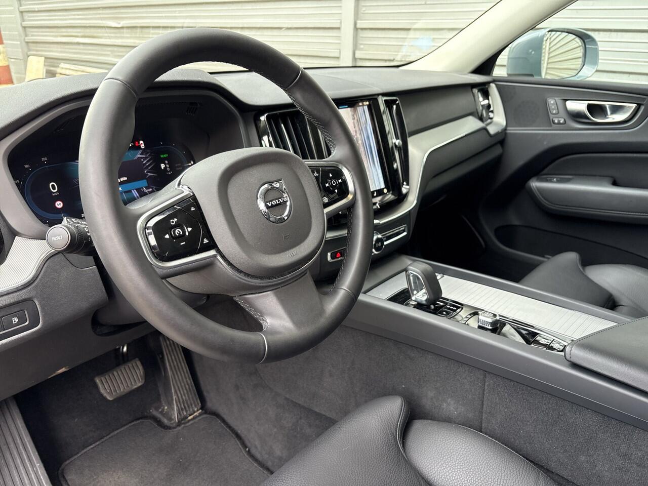 Volvo XC60 T8 455PK Plug-in hybrid AWD Plus Bright / 20" Velgen / 360 Camera / BLIS /