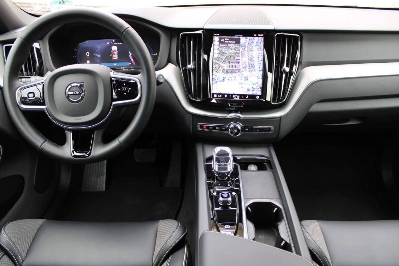 Volvo XC60 2.0 T6 Plug-in hybrid AWD Plus Black Edition | Trekhaak | 360 Camera | H&K | BLIS |
