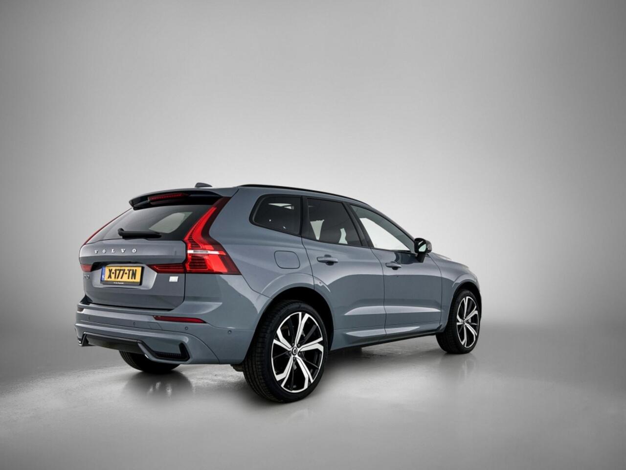 Volvo XC60 2.0 T6 Plug-in hybrid AWD Ultimate Dark | Luchtvering | Trekhaak