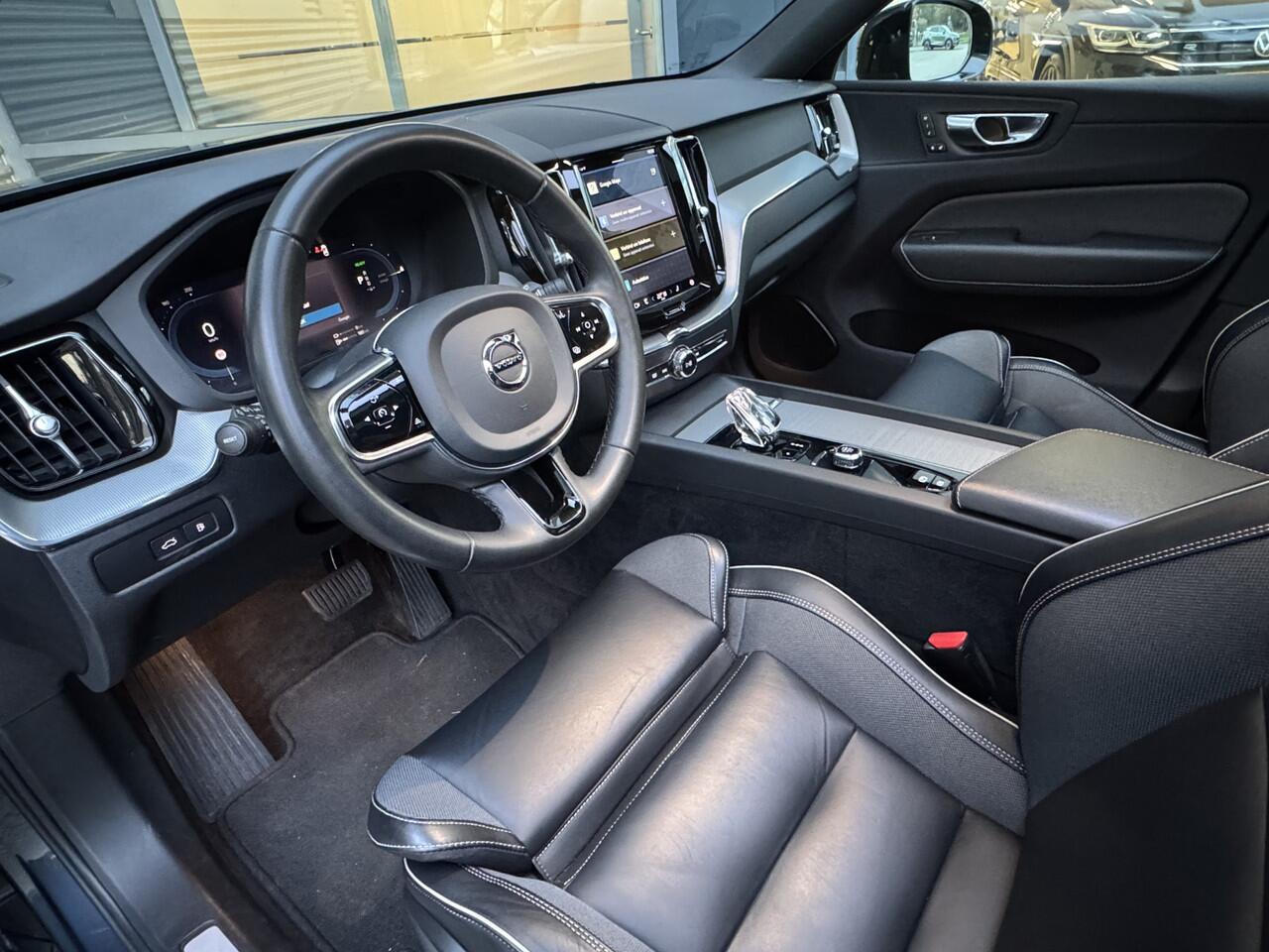 Volvo XC60 2.0 T6 Plug-in hybrid AWD Plus Dark R-Design LONG RANGE SCHUIFDAK,H/K