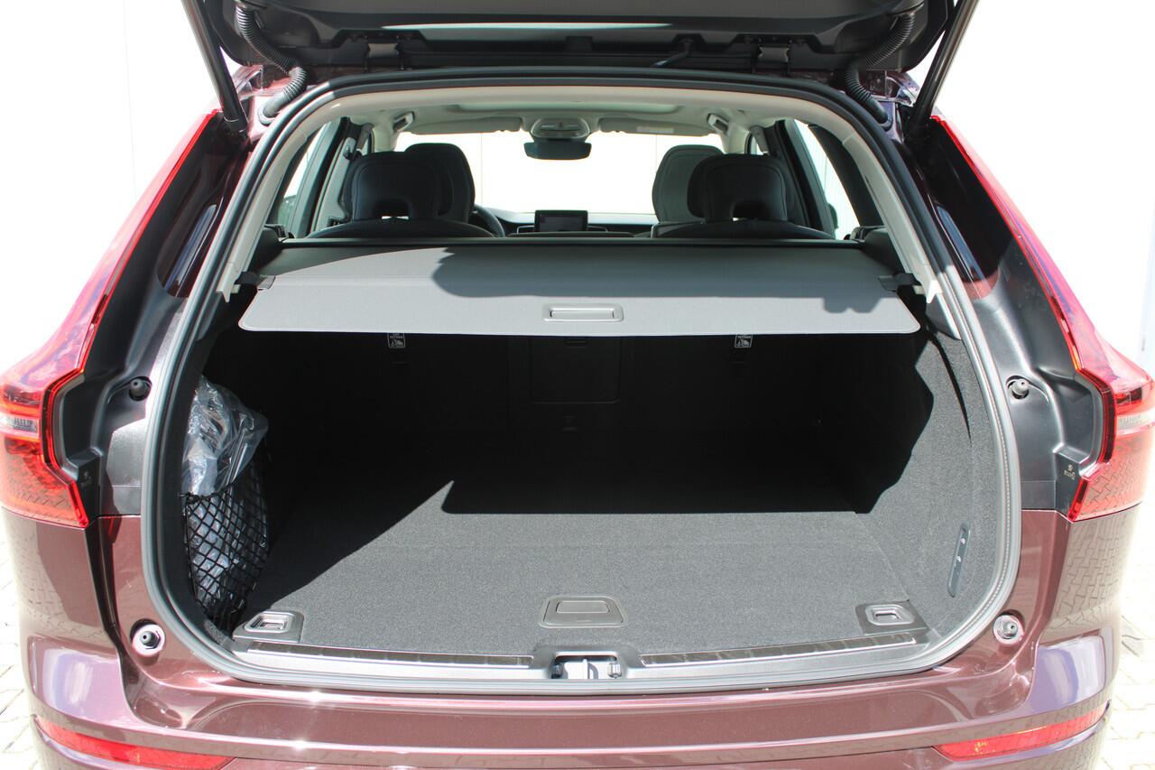 Volvo XC60 T6 Plug-in AWD Ultra Dark | Luchtvering | Head up display | 21" Velgen